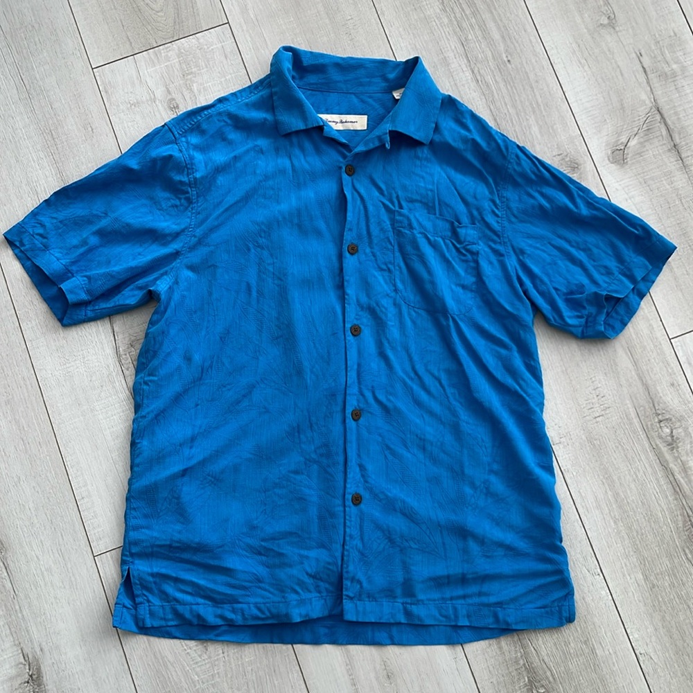 Tommy Bahama 100% silk button up shirt size M